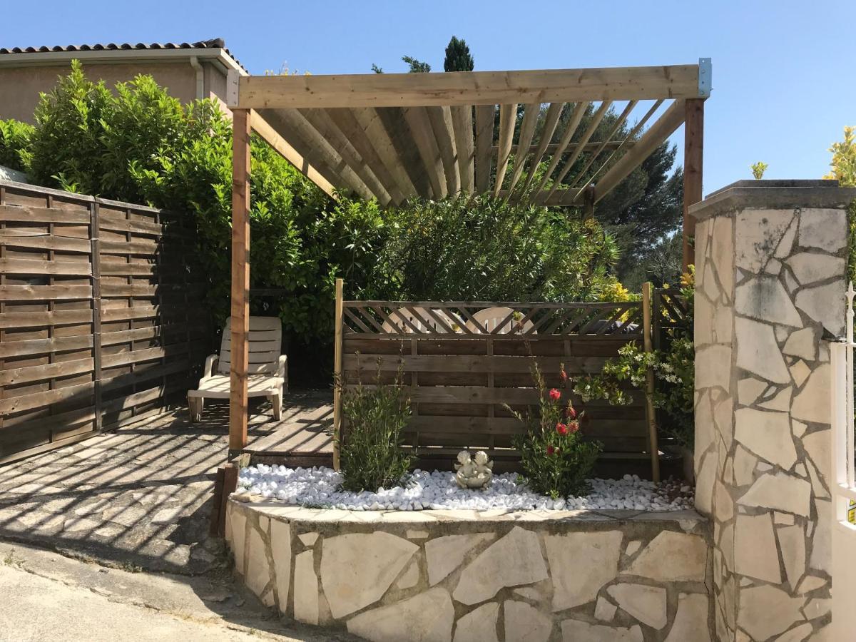 Chambre d hôtes AU CŒUR DES OLIVIERS Marseille Extérieur photo