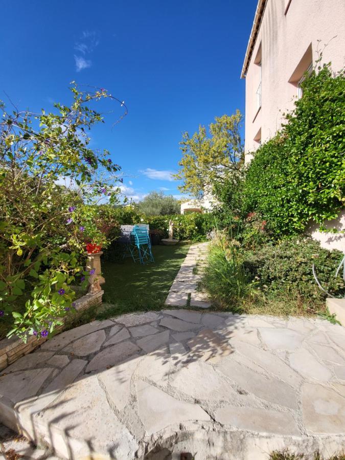Chambre d hôtes AU CŒUR DES OLIVIERS Marseille Extérieur photo