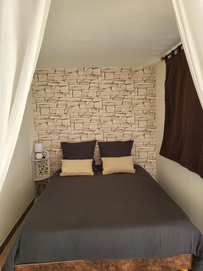 Chambre d hôtes AU CŒUR DES OLIVIERS Marseille Extérieur photo
